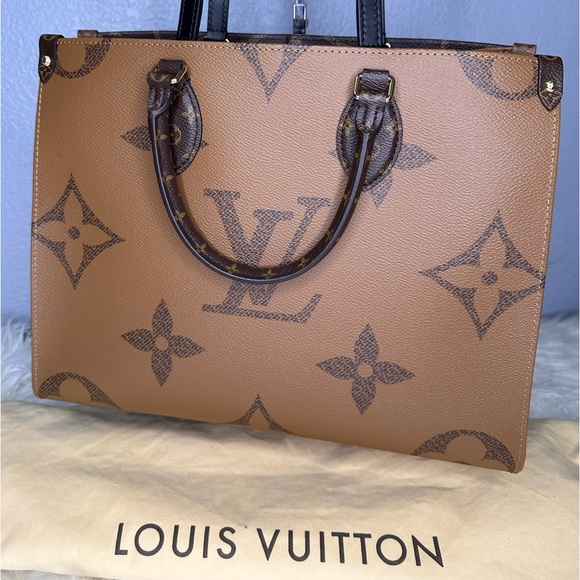 LOUIS VUITTON ON THE GO -MM Size in Monogram Reverse - Picture 9 of 16